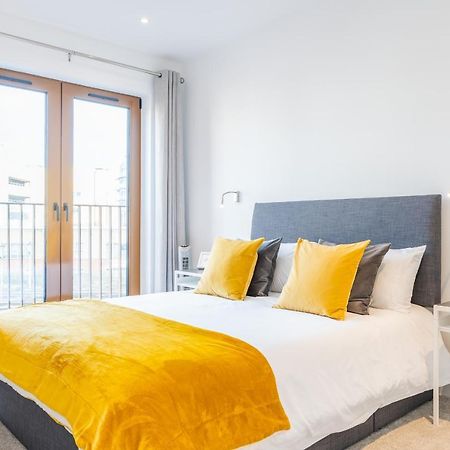 St Albans 2 Bed Luxury City Apartment, 5 Mins Walk To Train & Allocated Parking المظهر الخارجي الصورة