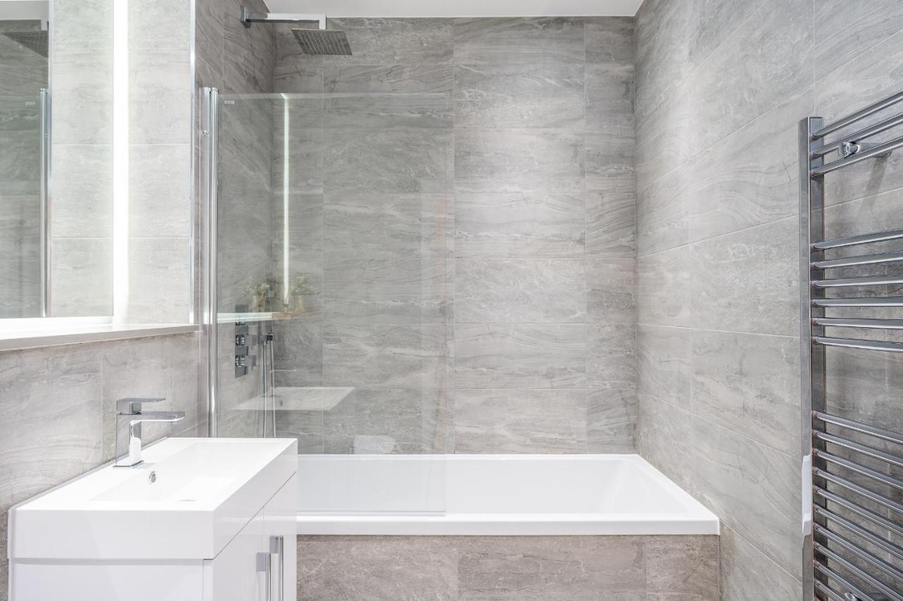 St Albans 2 Bed Luxury City Apartment, 5 Mins Walk To Train & Allocated Parking المظهر الخارجي الصورة