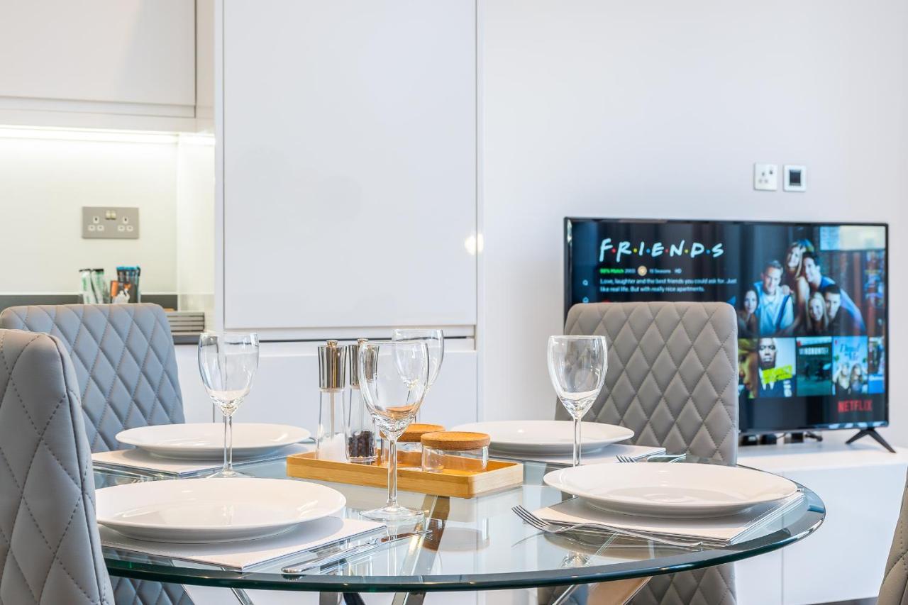 St Albans 2 Bed Luxury City Apartment, 5 Mins Walk To Train & Allocated Parking المظهر الخارجي الصورة