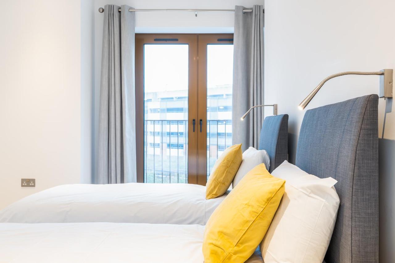 St Albans 2 Bed Luxury City Apartment, 5 Mins Walk To Train & Allocated Parking المظهر الخارجي الصورة