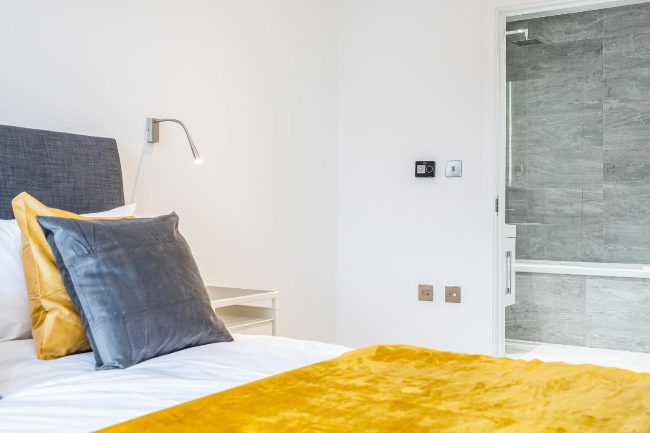 St Albans 2 Bed Luxury City Apartment, 5 Mins Walk To Train & Allocated Parking المظهر الخارجي الصورة